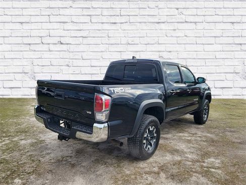 Used 2023 Toyota Tacoma TRD Off-Road image 2
