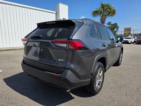 Used 2024 Toyota RAV4 XLE FWD image 35