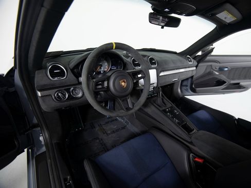 Certified 2024 Porsche 718 Cayman GT4 RS image 4