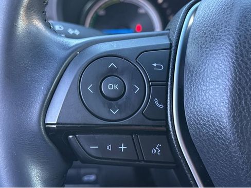 Used 2021 Toyota Venza XLE w/ Carpet Mat Package (TMS) image 34