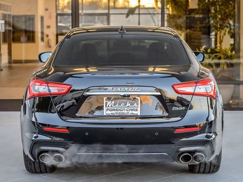 Used 2018 Maserati Ghibli GranSport image 8