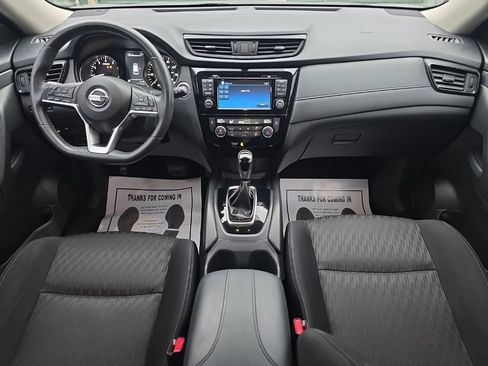 Used 2017 Nissan Rogue SV w/ SV Premium Package AWD/4WD image 23