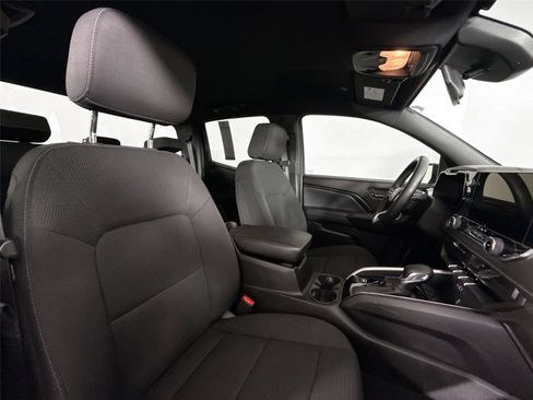 Used 2024 Chevrolet Colorado LT RWD image 38