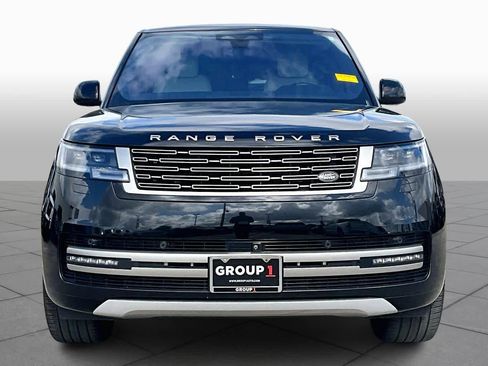 Used 2023 Land Rover Range Rover SE image 4