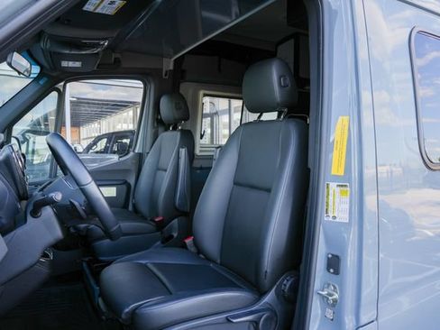 Used 2021 Mercedes-Benz Sprinter 2500 image 22