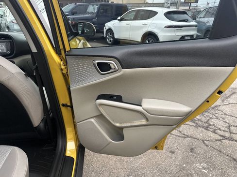 Used 2020 Kia Soul LX image 17