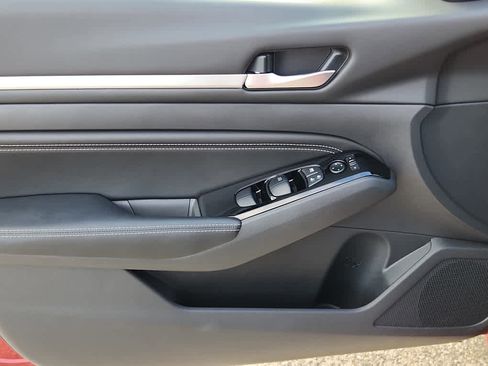 Used 2023 Nissan Altima 2.5 SL image 9