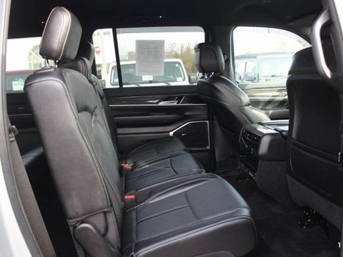 Used 2022 Jeep Wagoneer Series II image 31