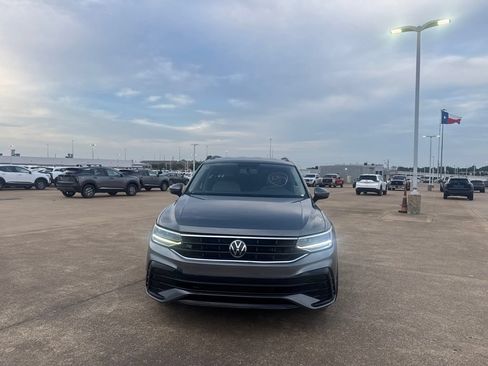 Used 2022 Volkswagen Tiguan S FWD image 6