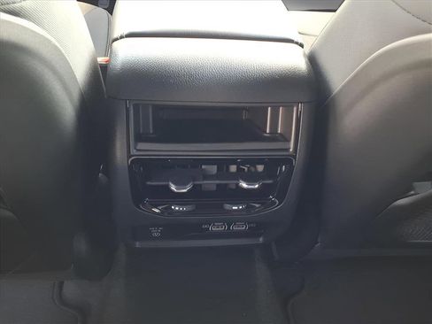 New 2025 Jeep Grand Cherokee Laredo w/ Luxury Tech Group I image 12