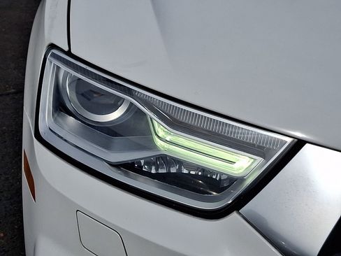 Used 2018 Audi Q3 2.0T Premium w/ Convenience Package image 10