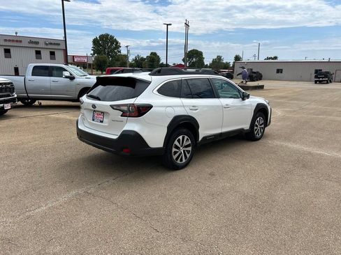 Used 2025 Subaru Outback Premium AWD/4WD image 5