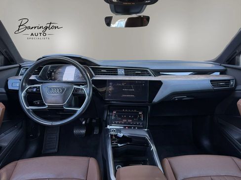 Used 2022 Audi e-tron Premium Plus w/ Premium Plus Package AWD/4WD image 11