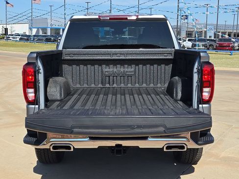 New 2026 GMC Sierra 1500 SLE image 12