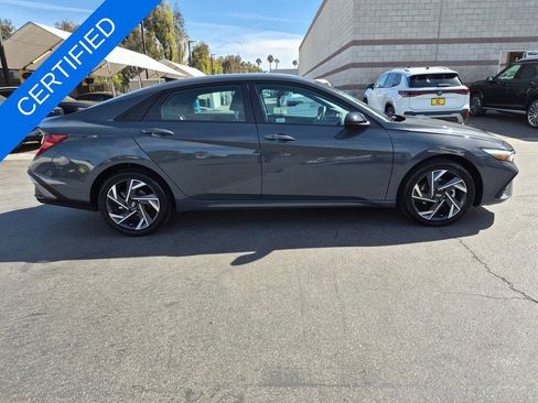 Used 2025 Hyundai Elantra SEL image 8