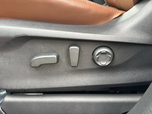 Used 2025 Subaru Ascent Touring w/ Popular Package #1 image 18