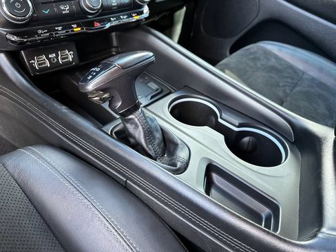 Used 2022 Dodge Durango GT RWD image 25