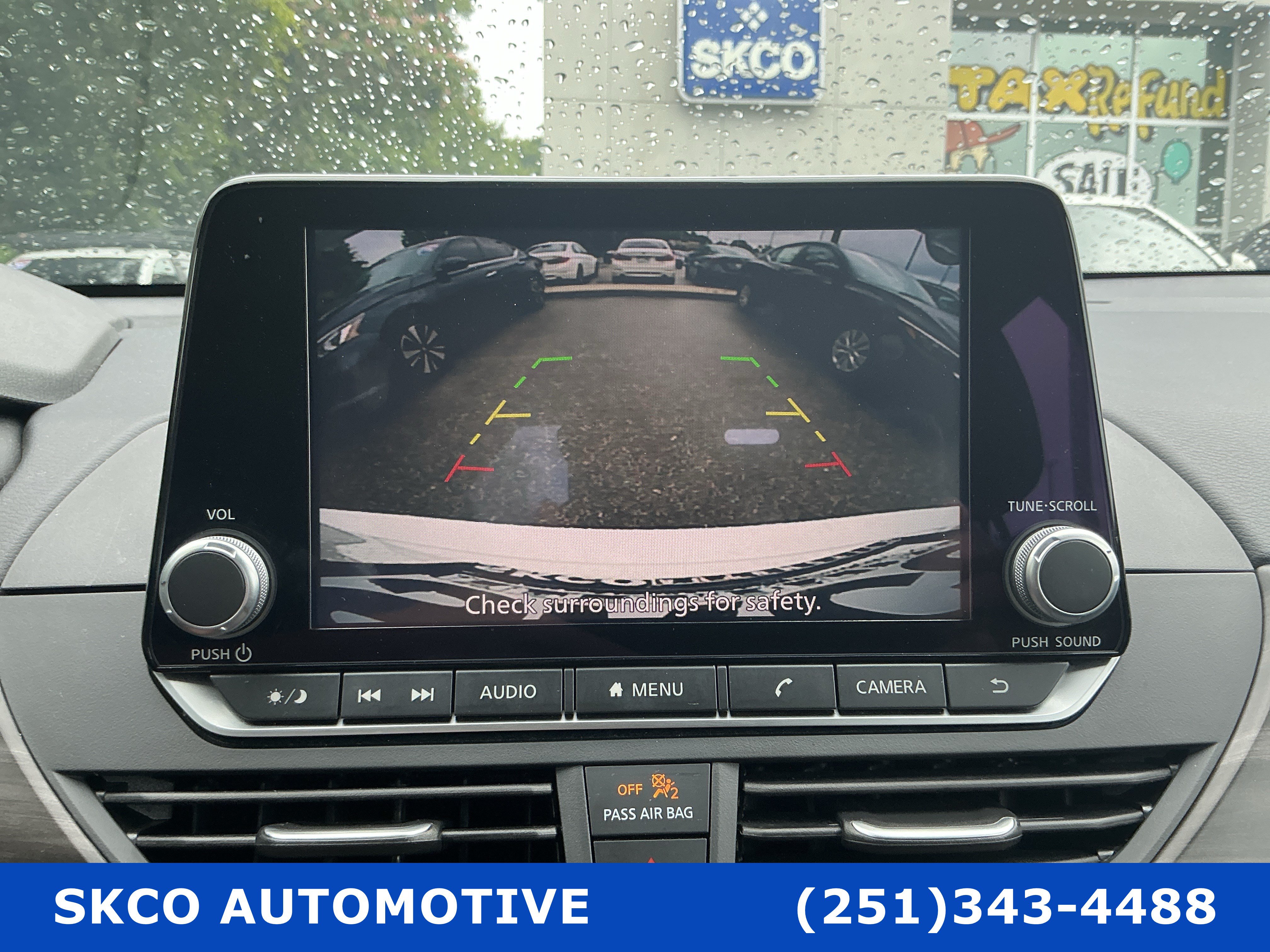 Used 2025 Nissan Altima 2.5 SV FWD image 17