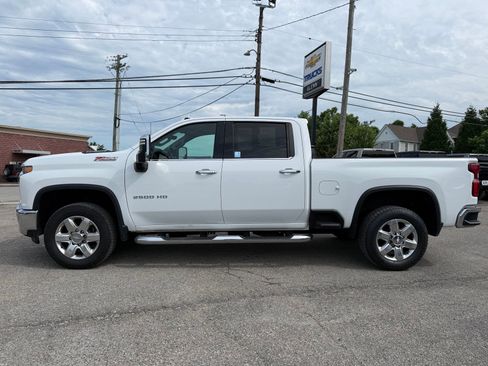 Used 2020 Chevrolet Silverado 2500 LTZ w/ LTZ Premium Package AWD/4WD image 3