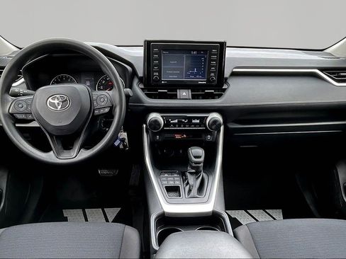 Used 2021 Toyota RAV4 LE image 7