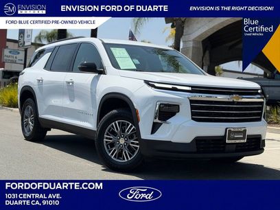 Used 2025 Chevrolet Traverse LT