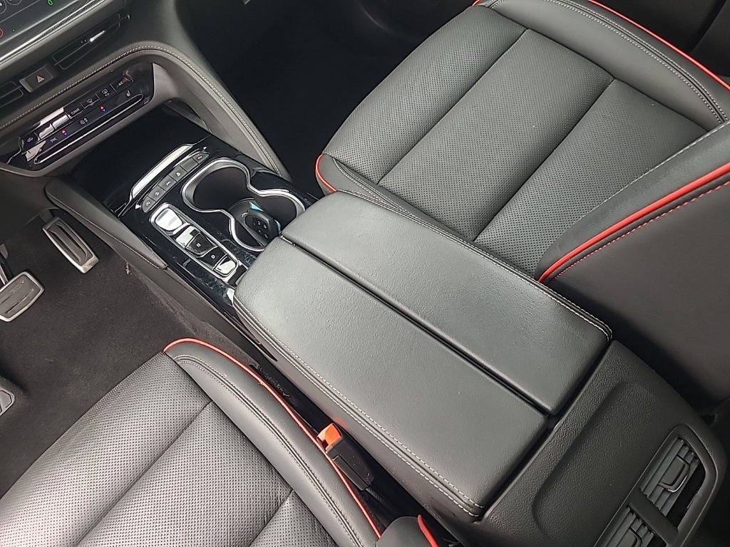 Used 2023 Buick Envision Essence w/ Sport Touring Package AWD/4WD image 15