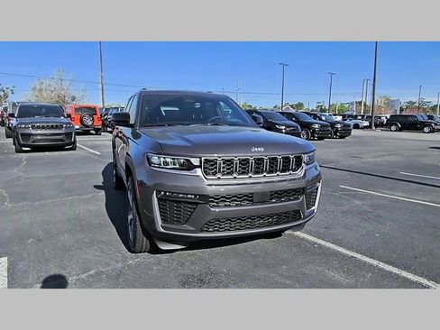 New 2026 Jeep Grand Cherokee Limited image 17