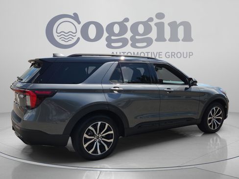 Used 2025 Ford Explorer ST-Line w/ Premium Package RWD image 5