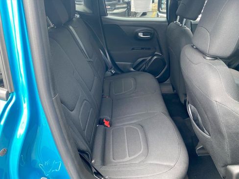 Used 2020 Jeep Renegade Latitude w/ UConnect 8.4 Nav Group AWD/4WD image 25