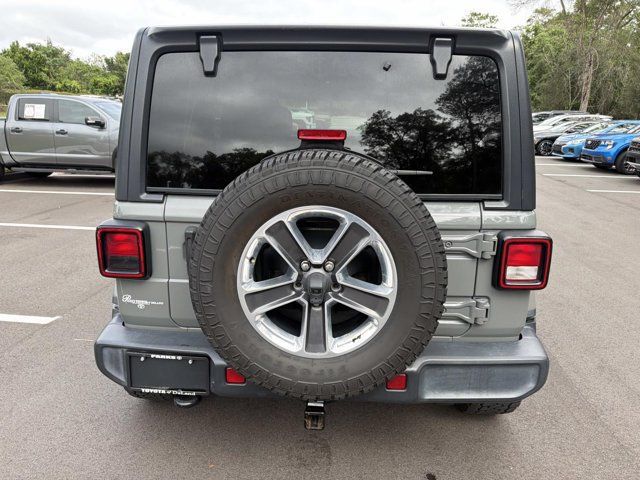 Used 2018 Jeep Wrangler Unlimited Sahara AWD/4WD image 3