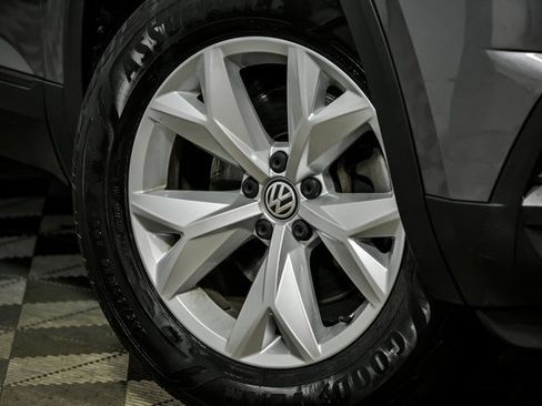 Used 2018 Volkswagen Atlas SE image 3