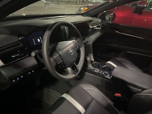 Used 2025 Toyota Camry SE image 12