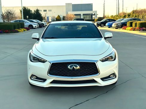 Used 2018 INFINITI Q60 Red Sport 400 w/ Sensory Package 3.0T Sport image 8