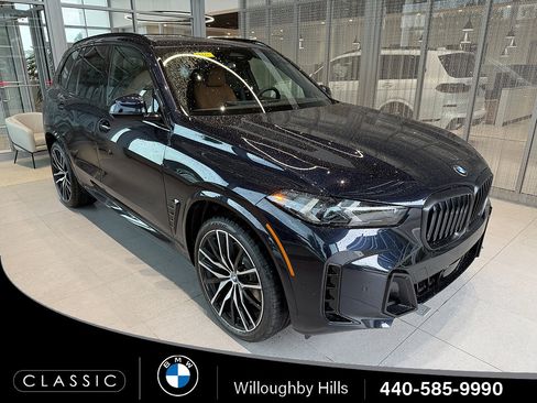 New 2026 BMW X5 xDrive40i w/ M Sport Package AWD/4WD image 1