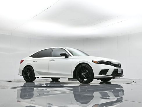 Used 2022 Honda Civic Sport image 3