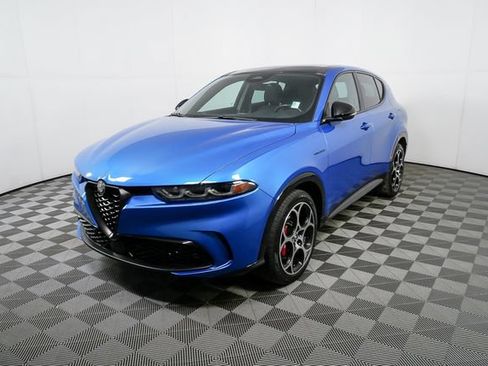 Used 2024 Alfa Romeo Tonale Veloce w/ Premium Interior Package AWD/4WD image 1