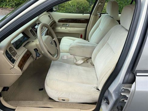 Used 2008 Mercury Grand Marquis GS RWD image 8
