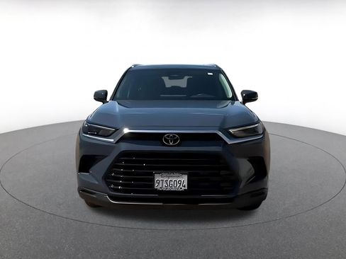 Used 2025 Toyota Grand Highlander FWD image 4