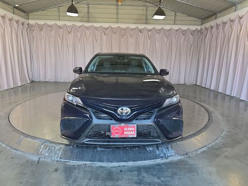 Used 2021 Toyota Camry SE w/ Carpet Mat Package (TMS) image 4