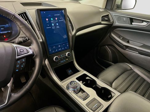 Used 2024 Ford Edge SEL image 25