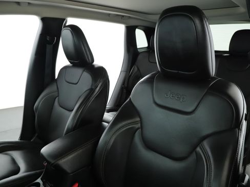 Used 2018 Jeep Cherokee Limited image 4