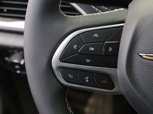 Used 2026 Chrysler Pacifica Select image 26