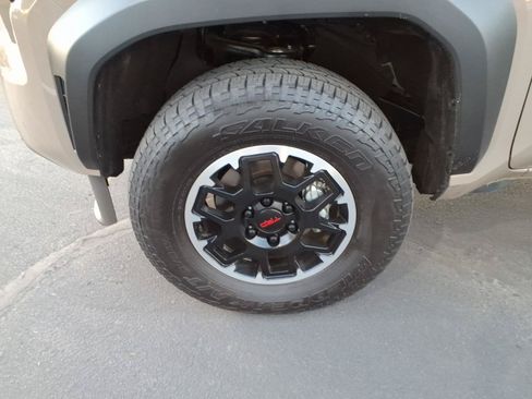 Certified 2026 Toyota Tacoma TRD Off-Road w/ TRD Off Road Premium Package AWD/4WD image 9