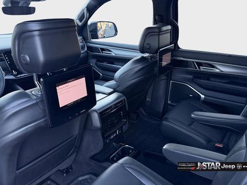 Used 2024 Jeep Wagoneer Series II w/ Convenience Group I image 12