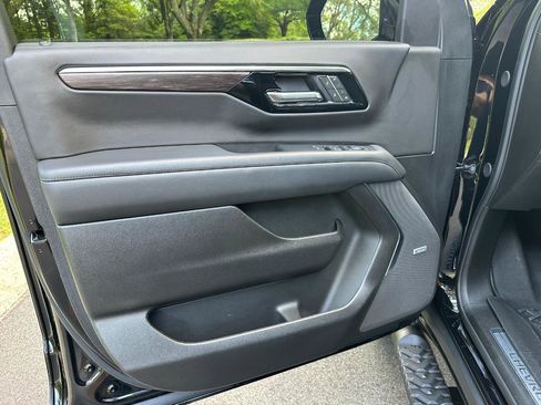 Used 2025 Chevrolet Tahoe Z71 w/ Comfort Package image 9