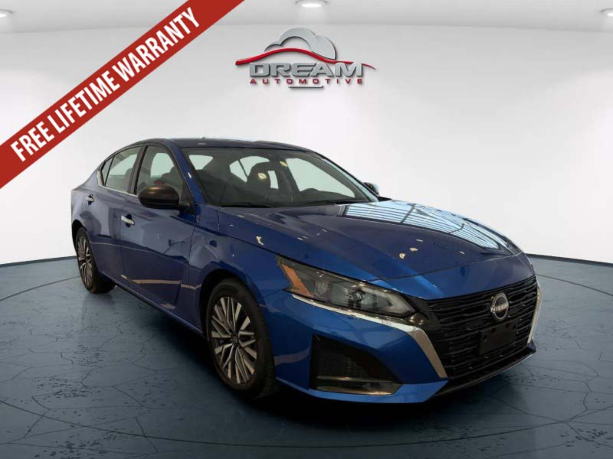 Used 2025 Nissan Altima 2.5 SV FWD image 1