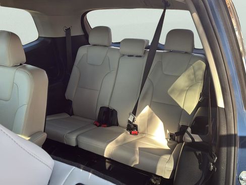 Used 2025 Kia Telluride S image 38