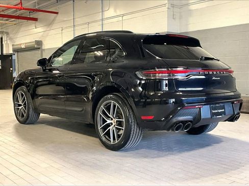 Certified 2023 Porsche Macan image 3