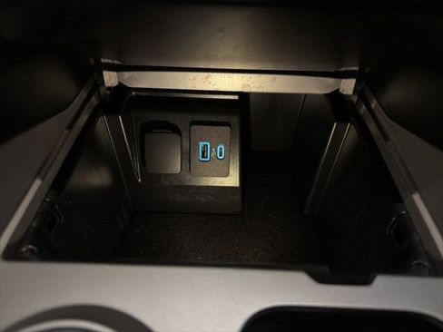 Certified 2022 Ford Explorer Limited w/ Limited Technology Package image 39