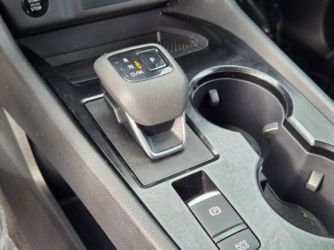 Used 2024 Nissan Rogue S image 24